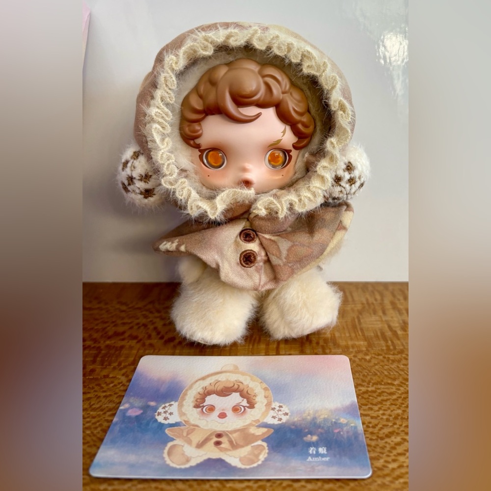 Beautiful Skull Panda “Amber” from Pop Mart’s L’Impressionnise series.